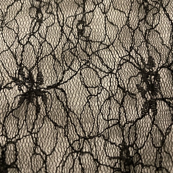 FASHIONNOVA AMARA LACE TOP - Picture 3 of 5